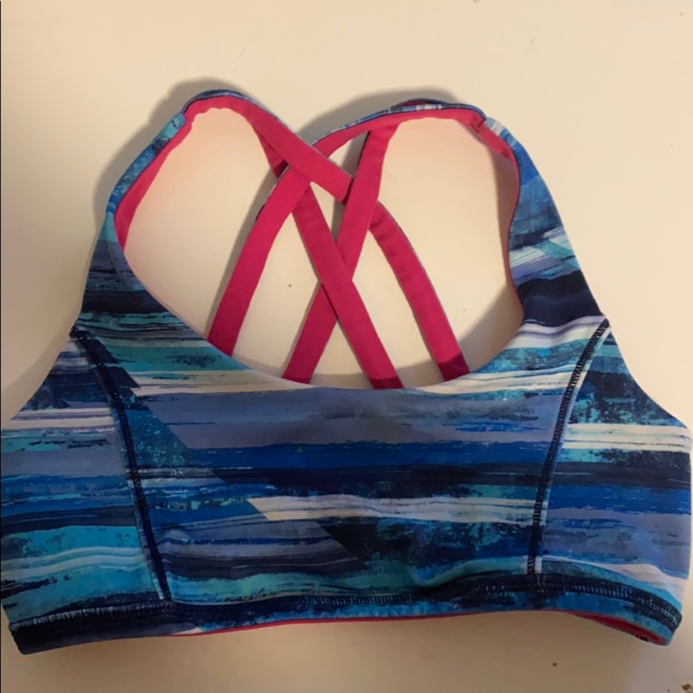 Reversible sports bra